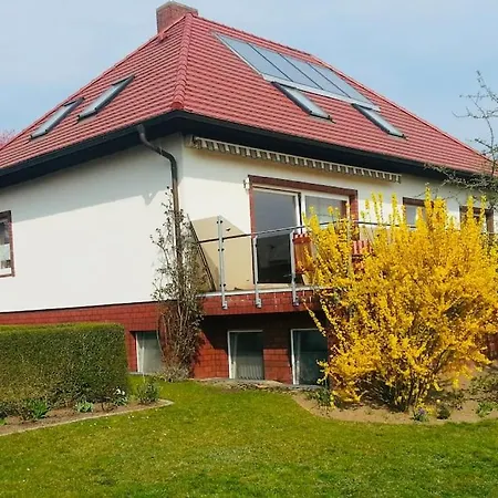 Geraeumige Mit Terrasse In Ruhiger Lage Апартаменты