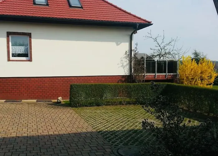 Geraeumige Mit Terrasse In Ruhiger Lage