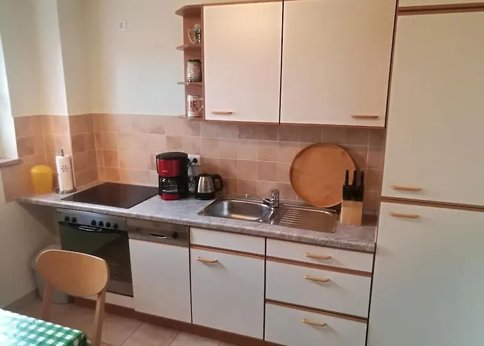 Geraeumige Mit Terrasse In Ruhiger Lage